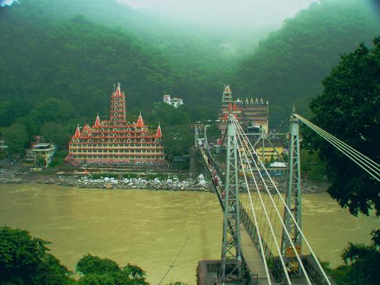 lakshman-bridge-in-rishikesh